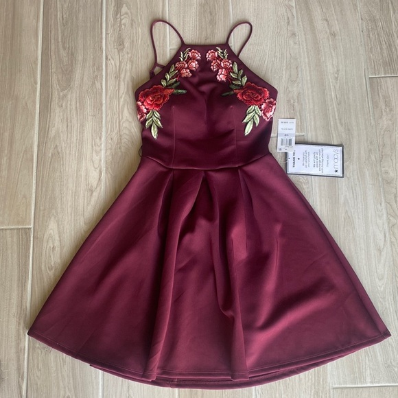 Macy’s size 1/2 fit and flare maroon dress with floral appliqué. - Picture 2 of 7